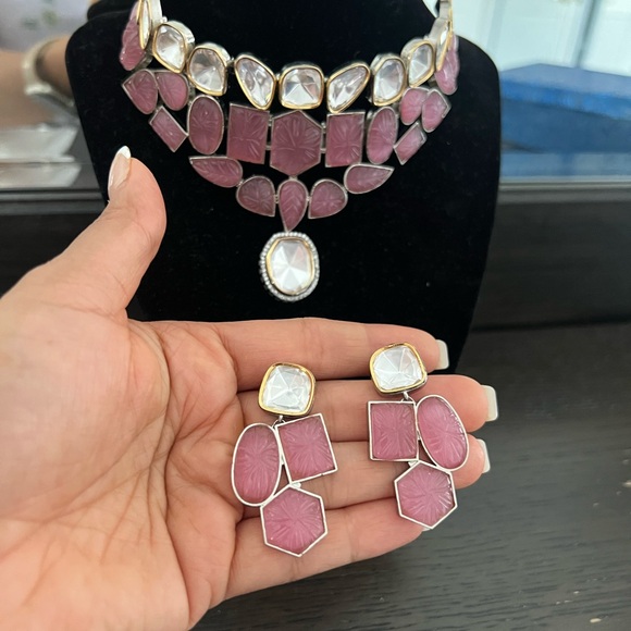 Kundan and semi precious stone necklace set - Picture 7 of 7